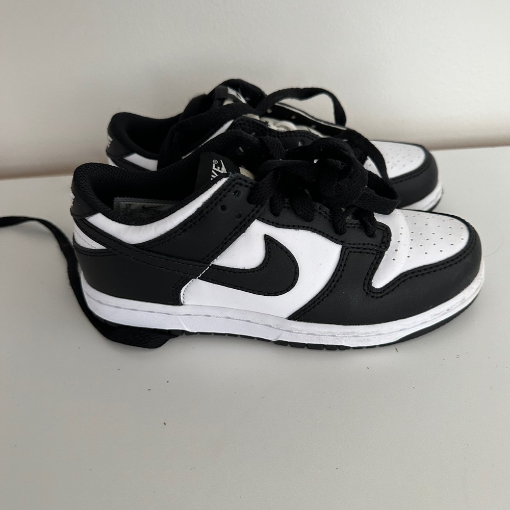 Nike panda dunks 1